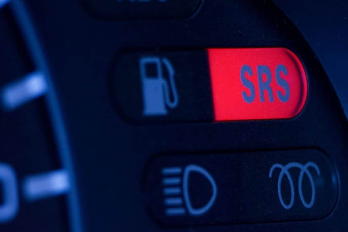 Clearing hard crash data and resetting the SRS module by Auto Airbag & Electrical Specialist.